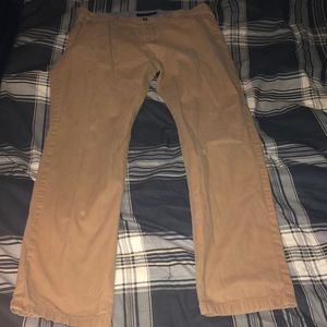Tommy Hilfiger regular fit men’s khakis